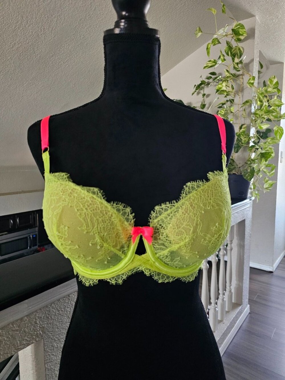 Victoria's Secret, 34 DD, Neon Yellow Lace Bra W/ Pink Straps & Bow